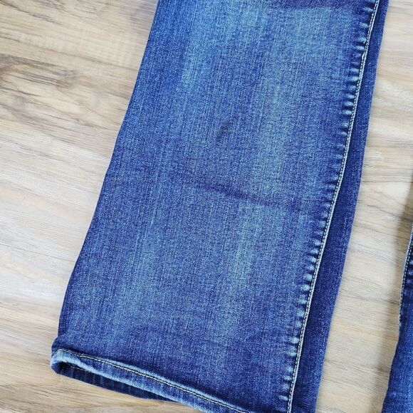 💇♀️Torrid Blue Denim Lightly Distressed Jeans Size 16 - Picture 11 of 11